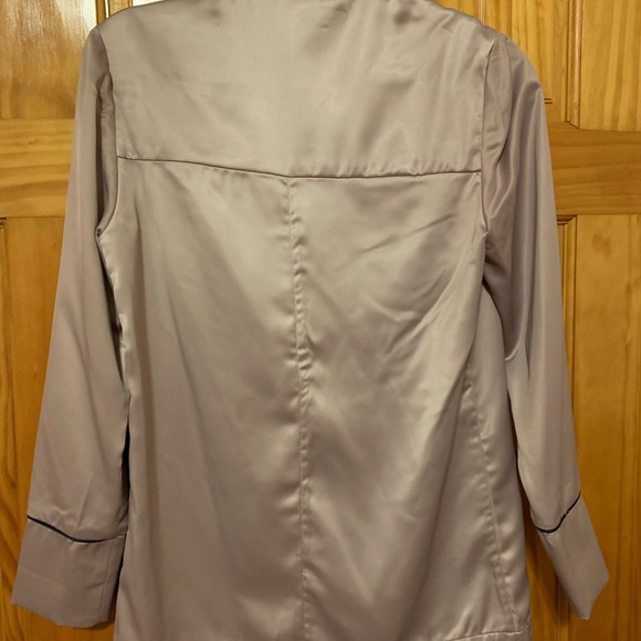 Ecru Studios mauve pink satin blazer with contrasting navy piping, size small - Picture 5 of 10